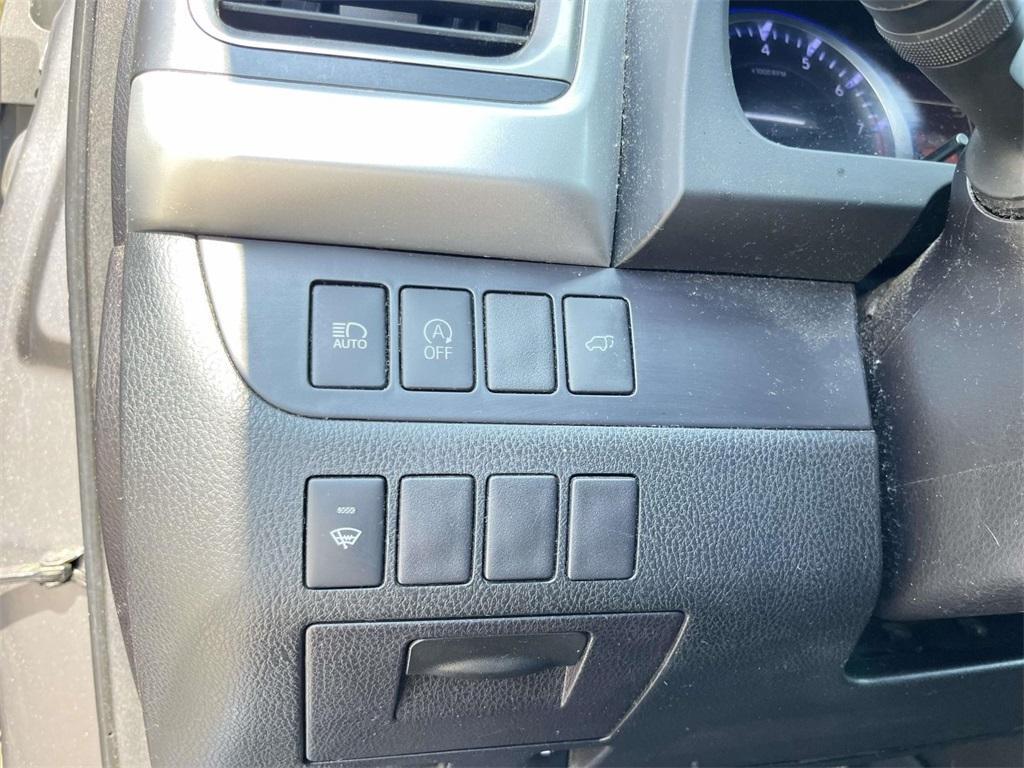 used 2018 Toyota Highlander car, priced at $16,565
