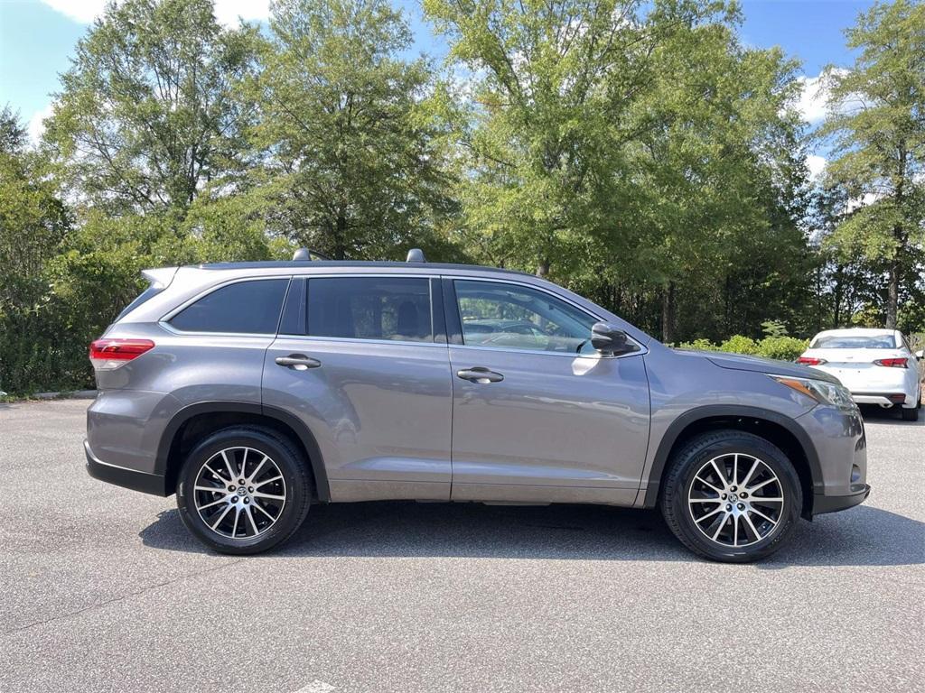 used 2018 Toyota Highlander car, priced at $16,565