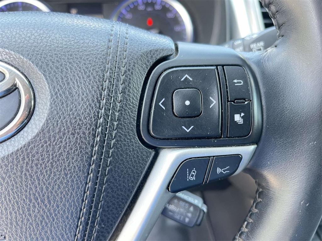 used 2018 Toyota Highlander car, priced at $16,565