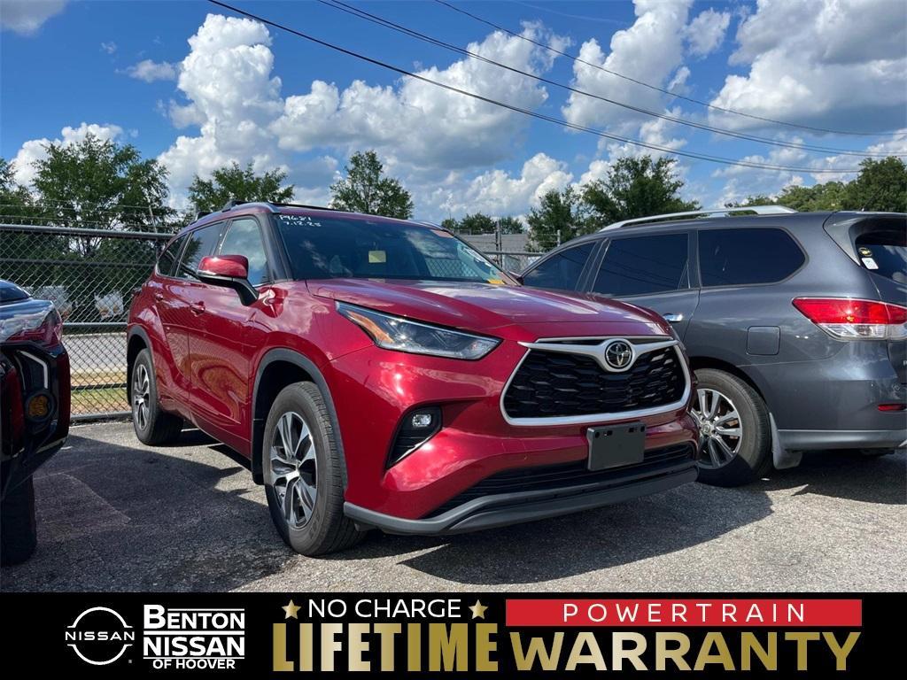 used 2021 Toyota Highlander car, priced at $31,009