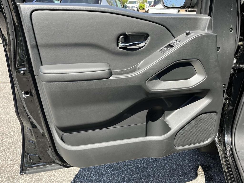 new 2025 Nissan Frontier car, priced at $32,265