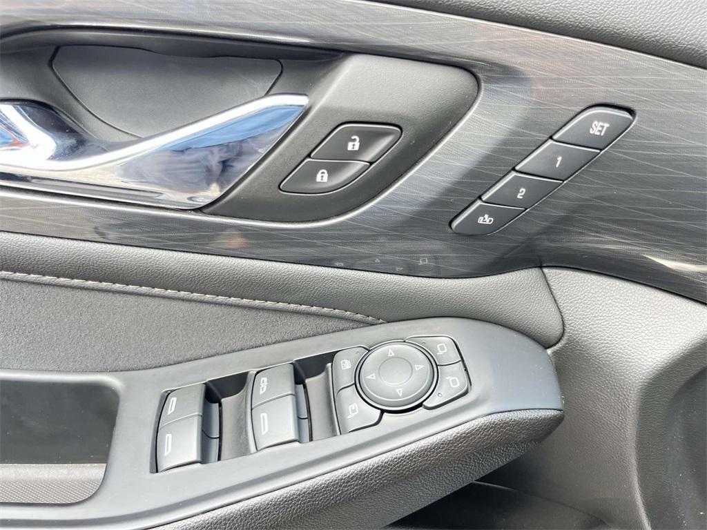 used 2023 Chevrolet Traverse car, priced at $43,385
