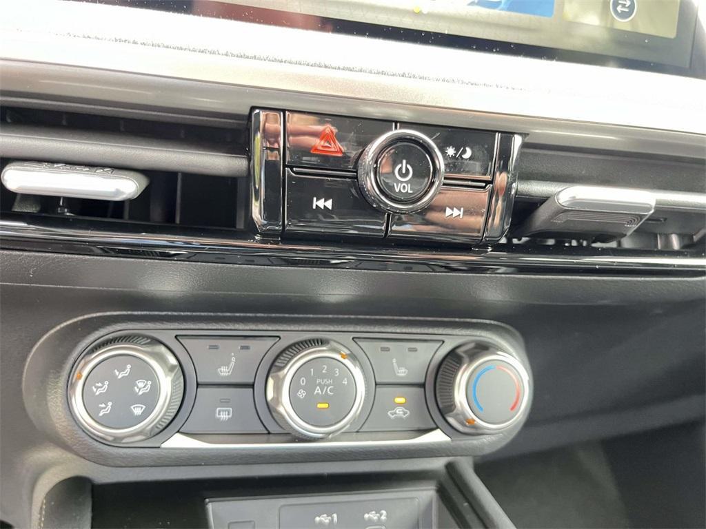 new 2025 Nissan Kicks car, priced at $25,662