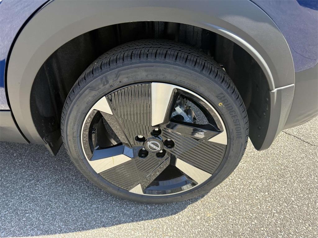 new 2025 Nissan Kicks car, priced at $26,431