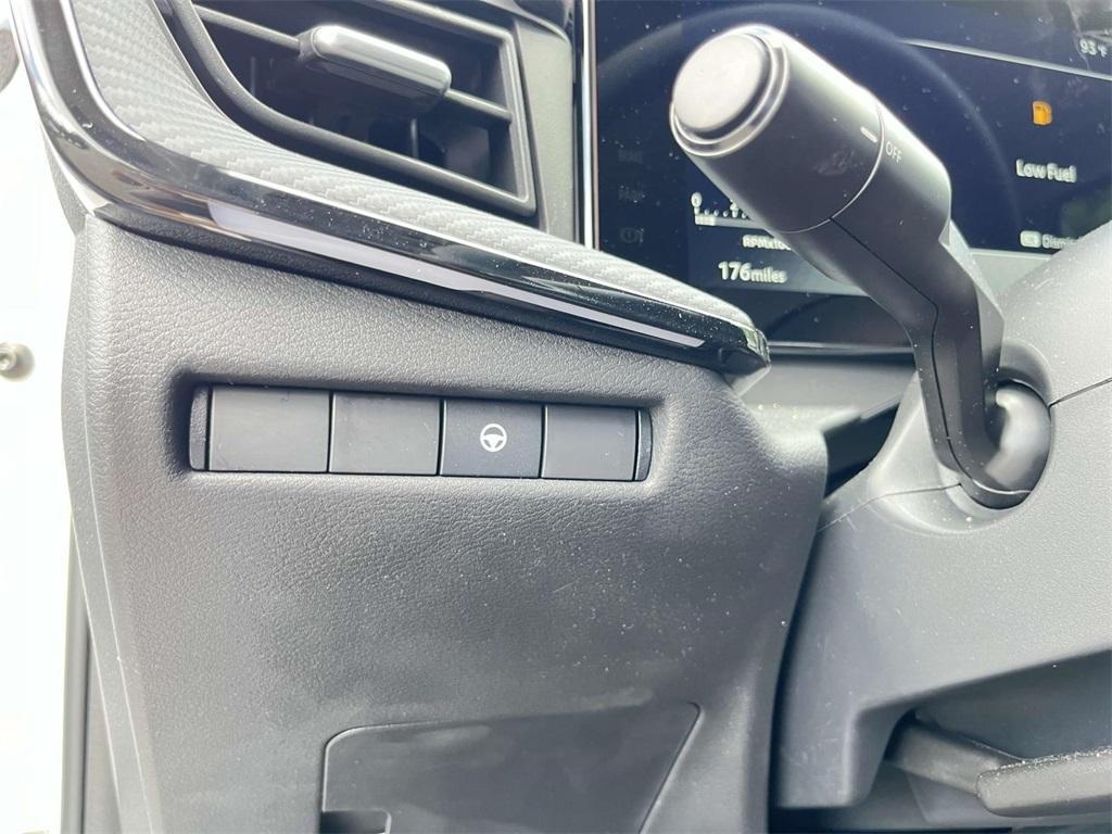 new 2025 Nissan Kicks car, priced at $27,893