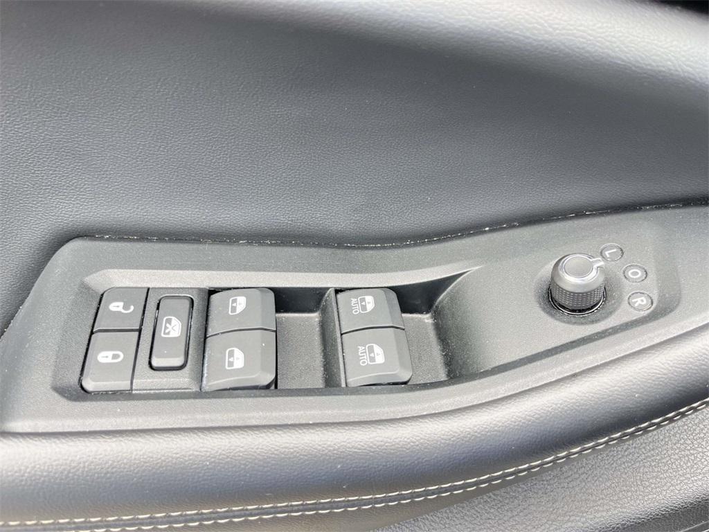 used 2024 Jeep Grand Cherokee L car, priced at $31,497