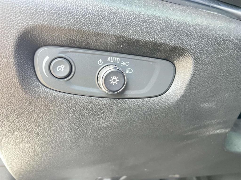 used 2022 Chevrolet Traverse car, priced at $29,685
