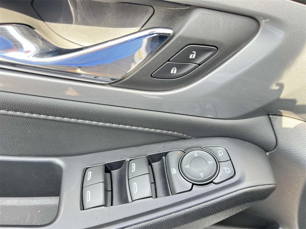 used 2022 Chevrolet Traverse car, priced at $29,685