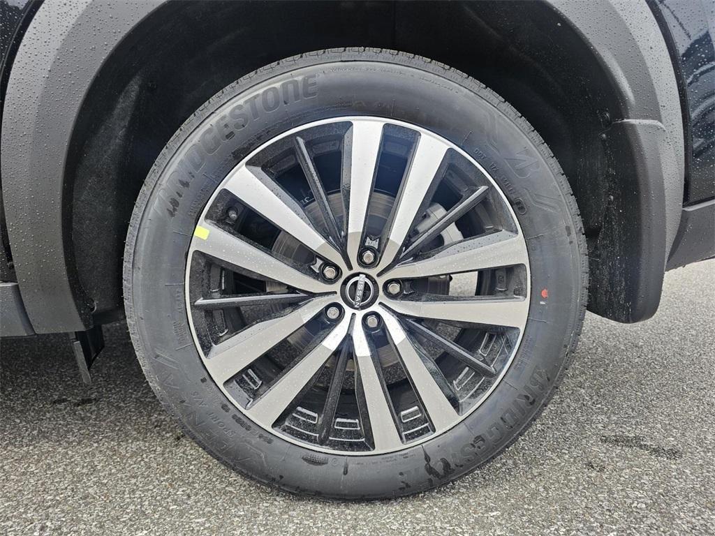new 2025 Nissan Pathfinder car, priced at $48,797
