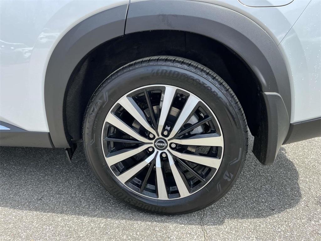 new 2025 Nissan Pathfinder car, priced at $49,255
