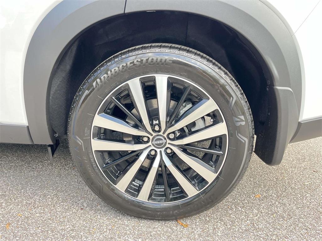 new 2025 Nissan Pathfinder car, priced at $47,620