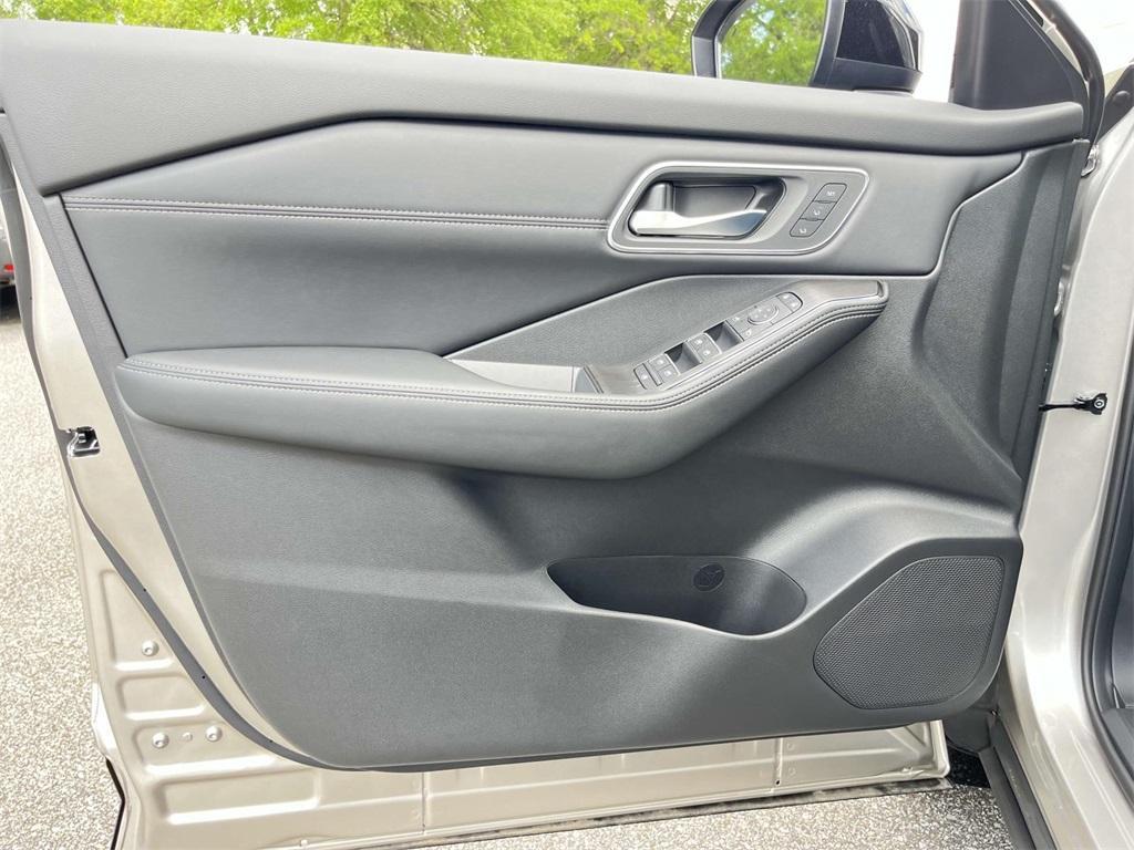 new 2025 Nissan Rogue car, priced at $40,998