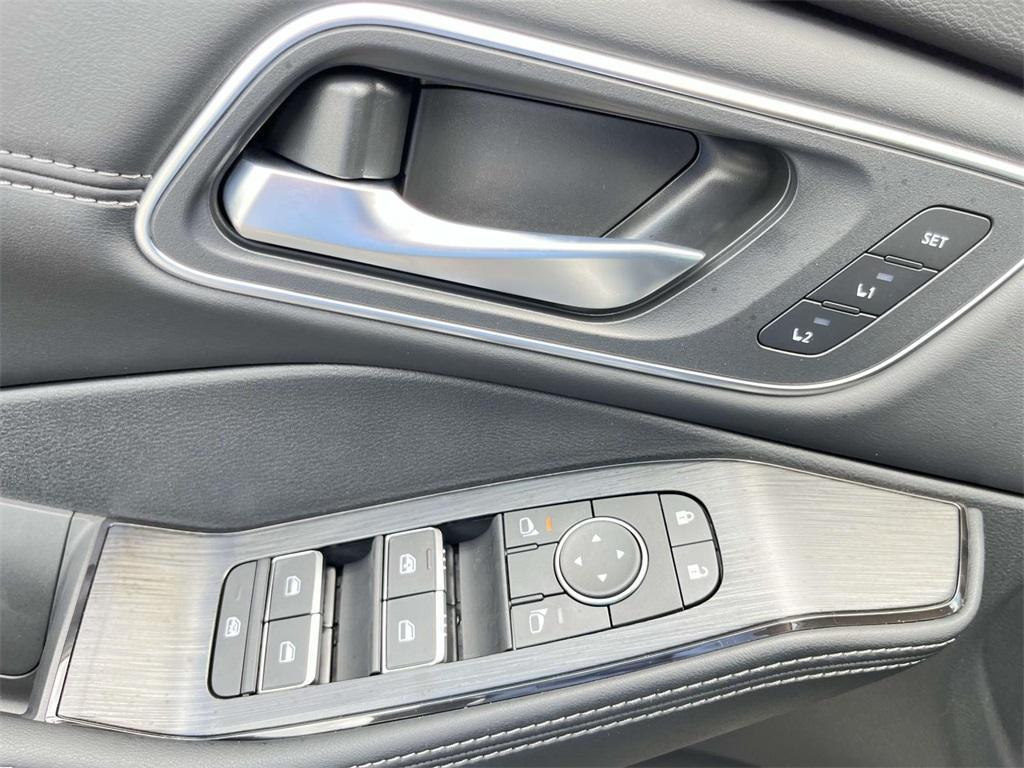 new 2025 Nissan Rogue car, priced at $40,998