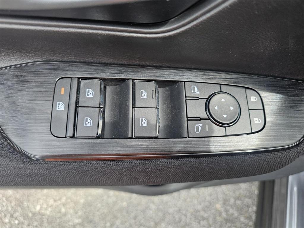 new 2025 Nissan Kicks car, priced at $24,650