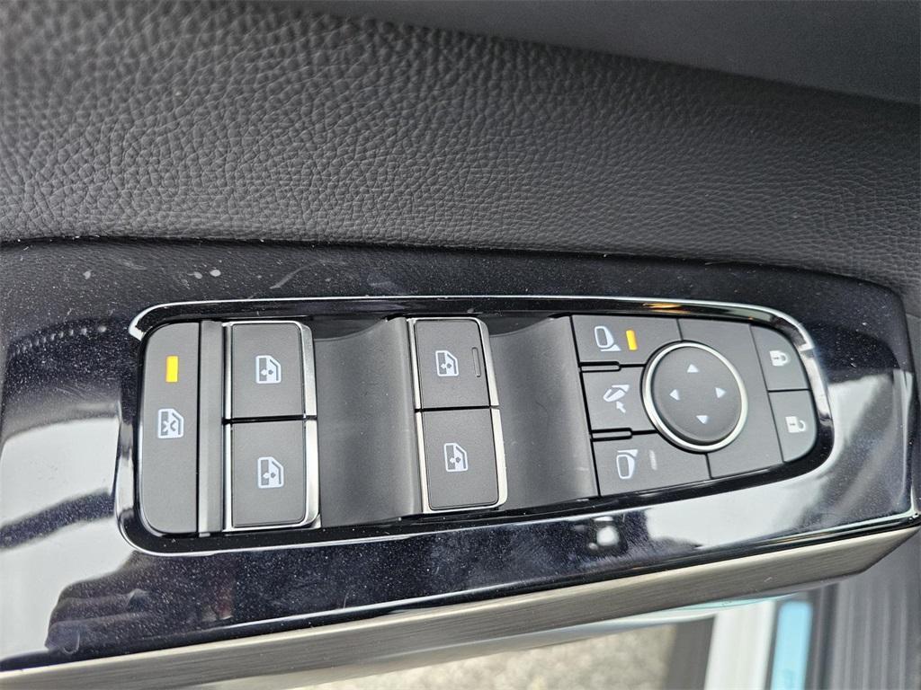 new 2025 Nissan Pathfinder car, priced at $49,213