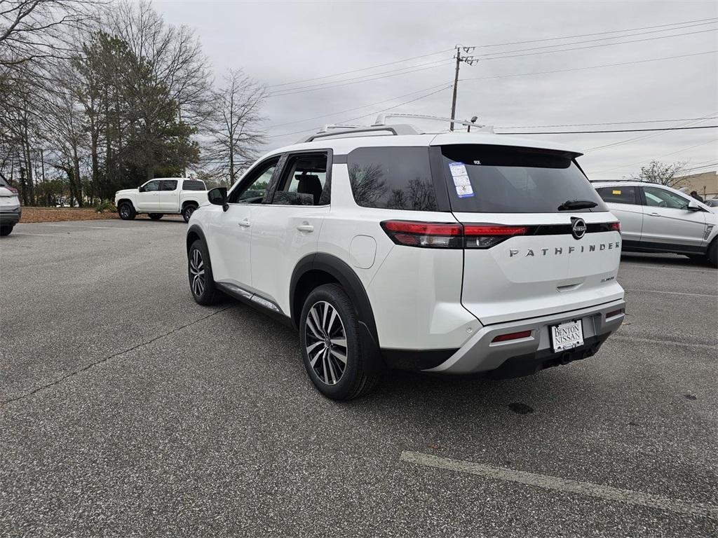 new 2025 Nissan Pathfinder car, priced at $49,213