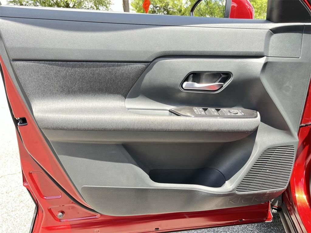new 2025 Nissan Kicks car, priced at $27,222