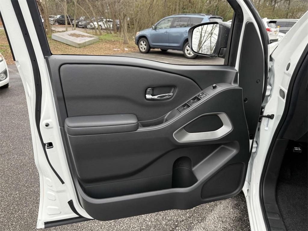 new 2025 Nissan Frontier car, priced at $36,517