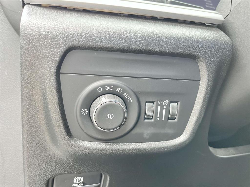 used 2023 Jeep Grand Cherokee car, priced at $29,285