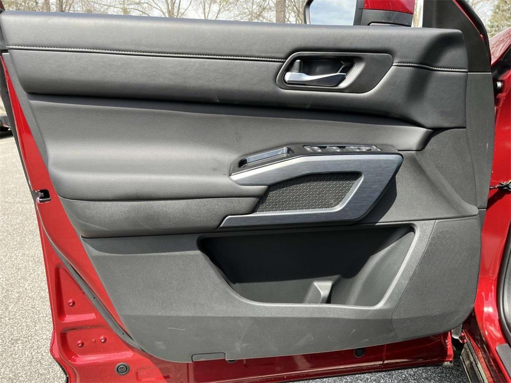 new 2025 Nissan Pathfinder car, priced at $44,179