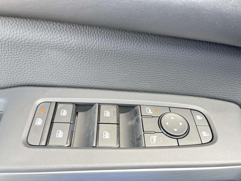 new 2025 Nissan Pathfinder car, priced at $42,663