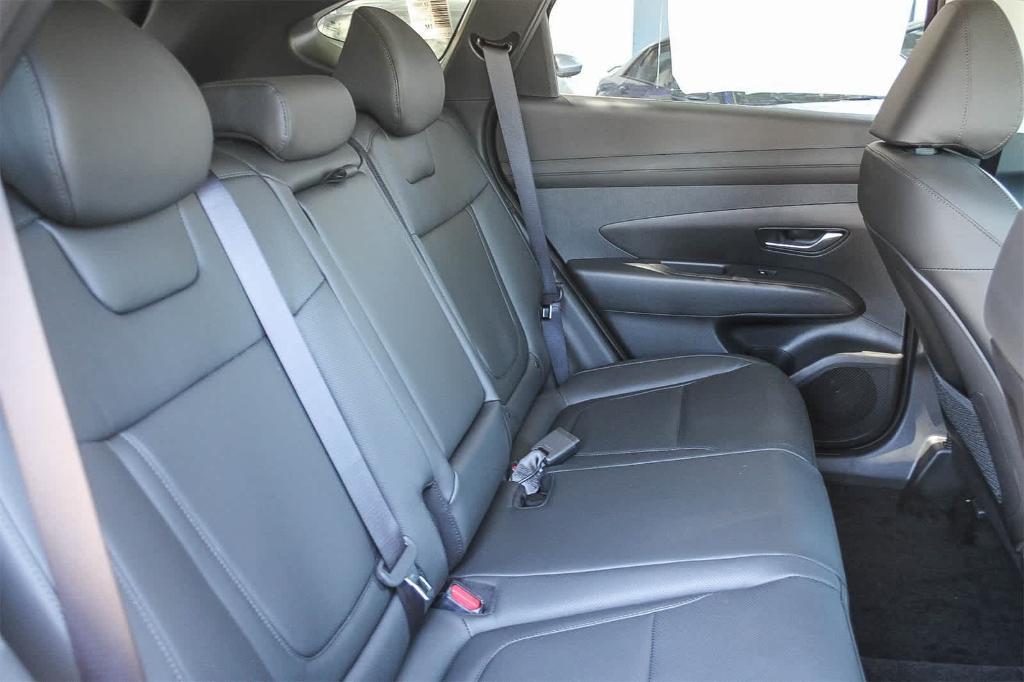 new 2025 Hyundai TUCSON Hybrid car, priced at $37,610