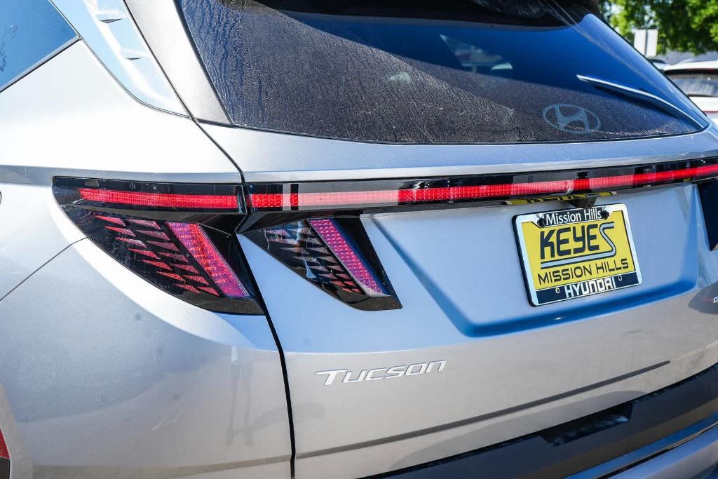 new 2025 Hyundai TUCSON Hybrid car, priced at $37,610