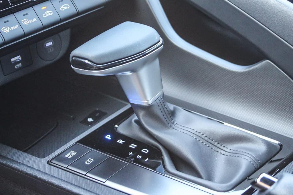 new 2025 Hyundai Elantra car, priced at $24,420