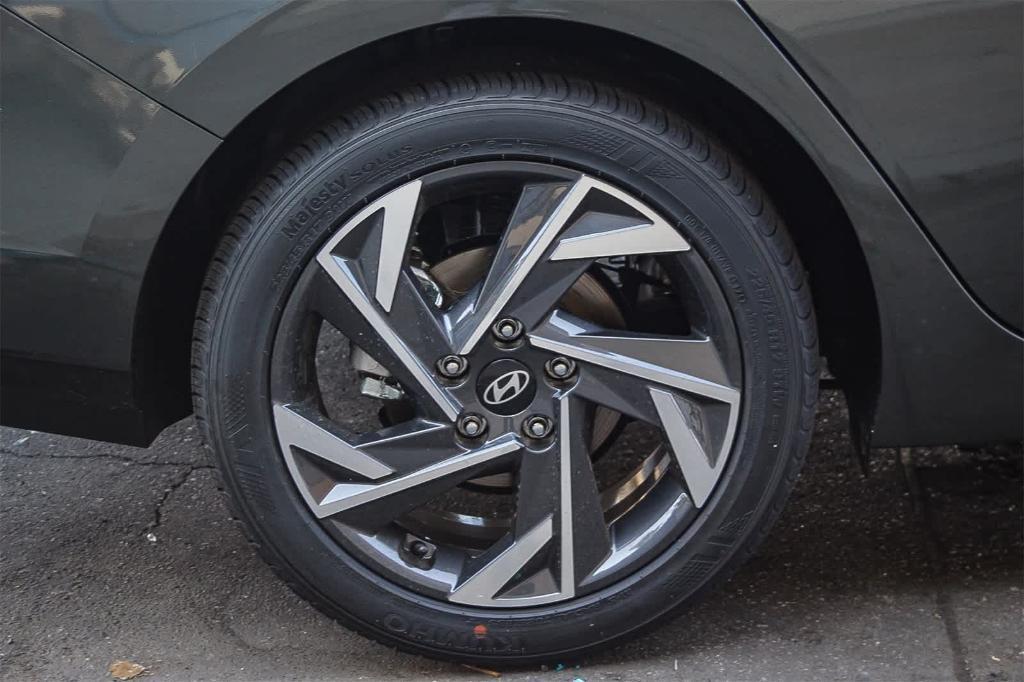 new 2025 Hyundai Elantra car, priced at $24,420