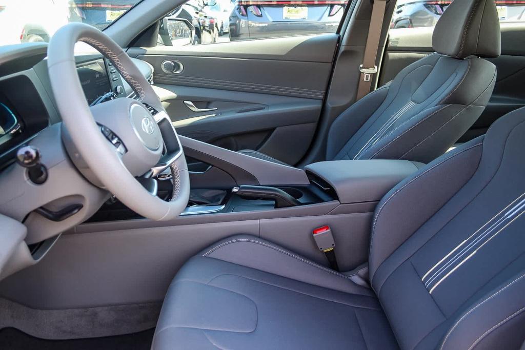 new 2025 Hyundai Elantra car