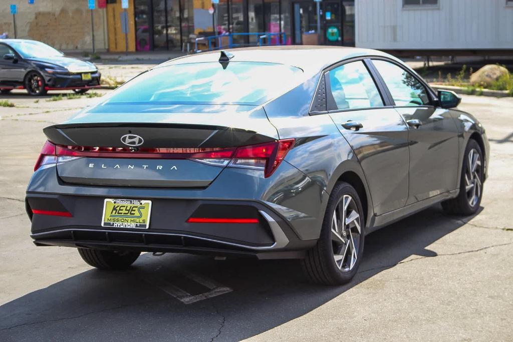 new 2025 Hyundai Elantra car