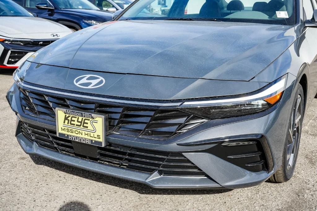 new 2025 Hyundai Elantra car, priced at $26,537