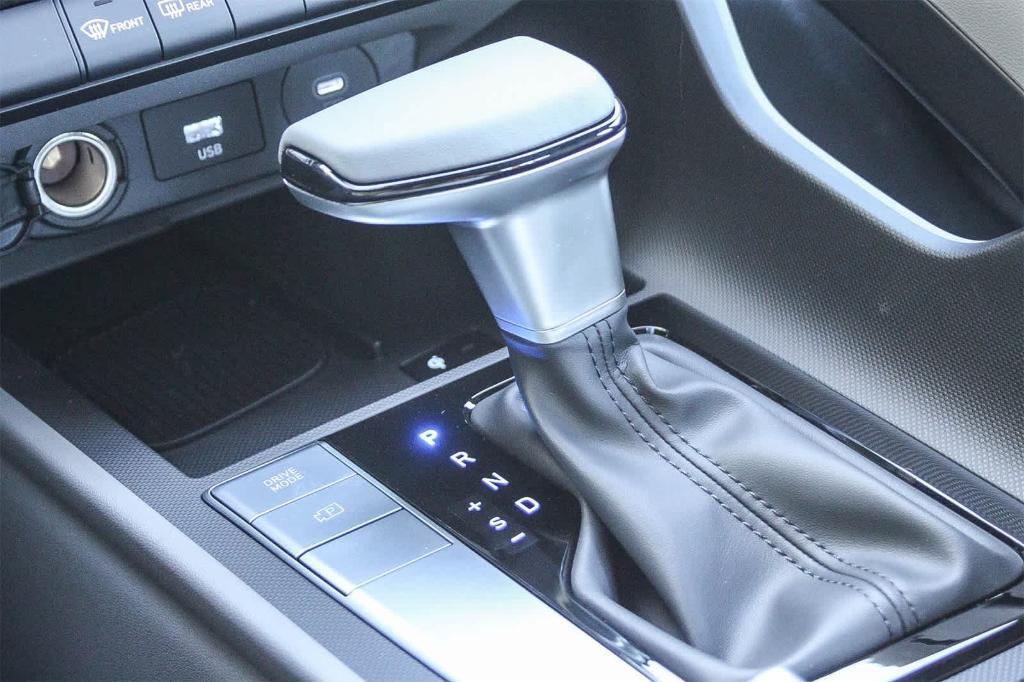 new 2025 Hyundai Elantra car, priced at $24,420