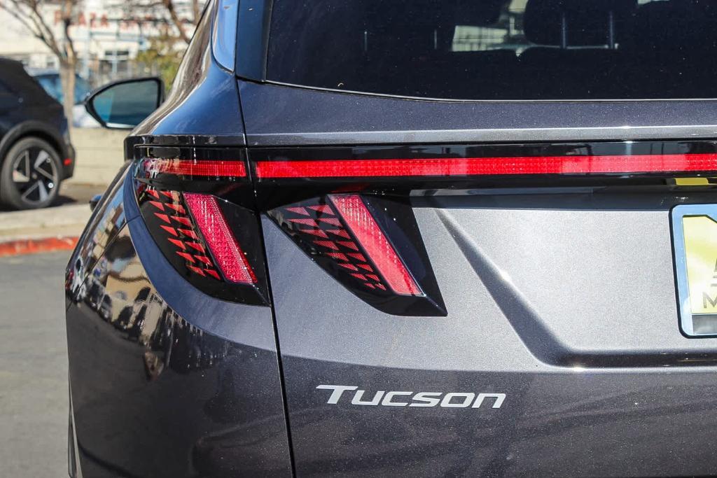 new 2025 Hyundai TUCSON Hybrid car, priced at $37,294