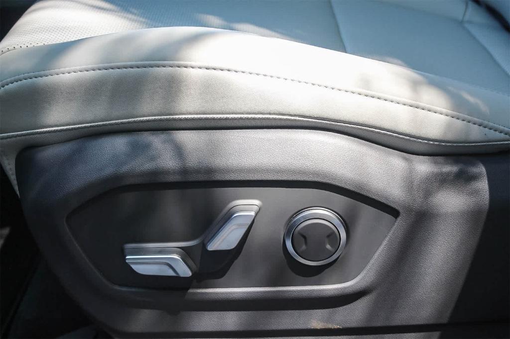 new 2025 Hyundai SANTA FE HEV car, priced at $39,752