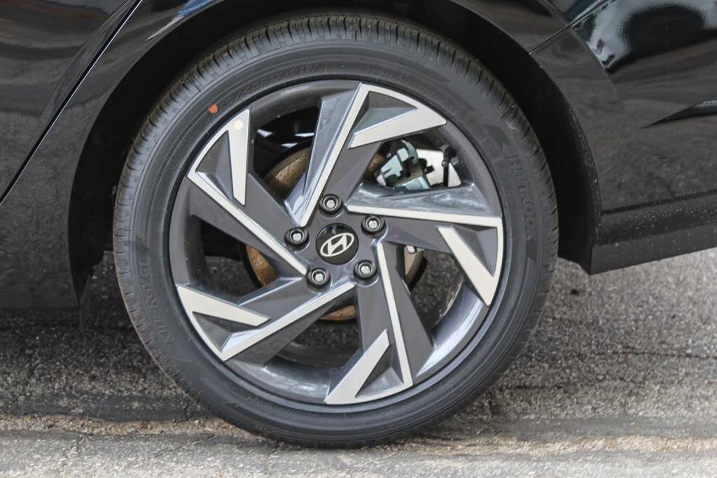 new 2025 Hyundai Elantra car, priced at $26,874