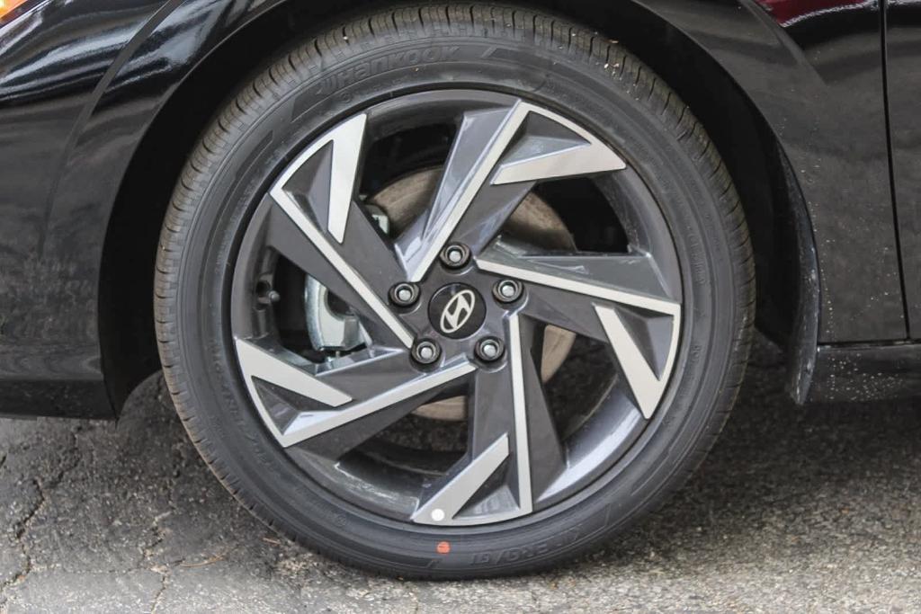 new 2025 Hyundai Elantra car, priced at $26,874