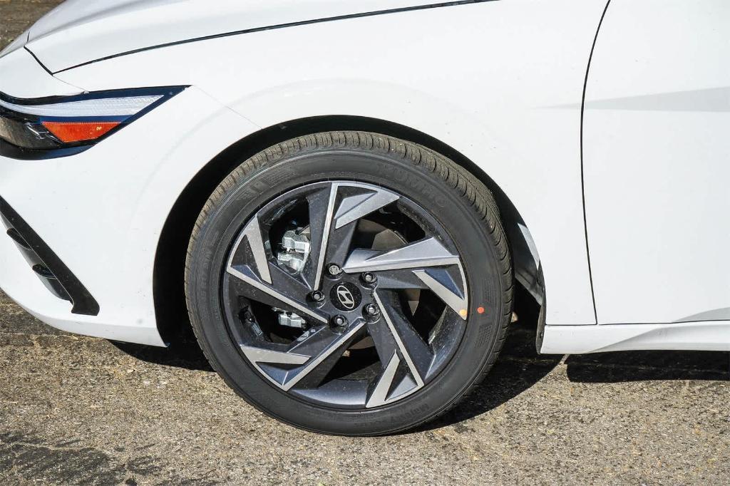 new 2025 Hyundai Elantra car, priced at $28,355