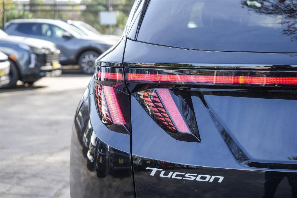 new 2025 Hyundai TUCSON Hybrid car, priced at $42,552