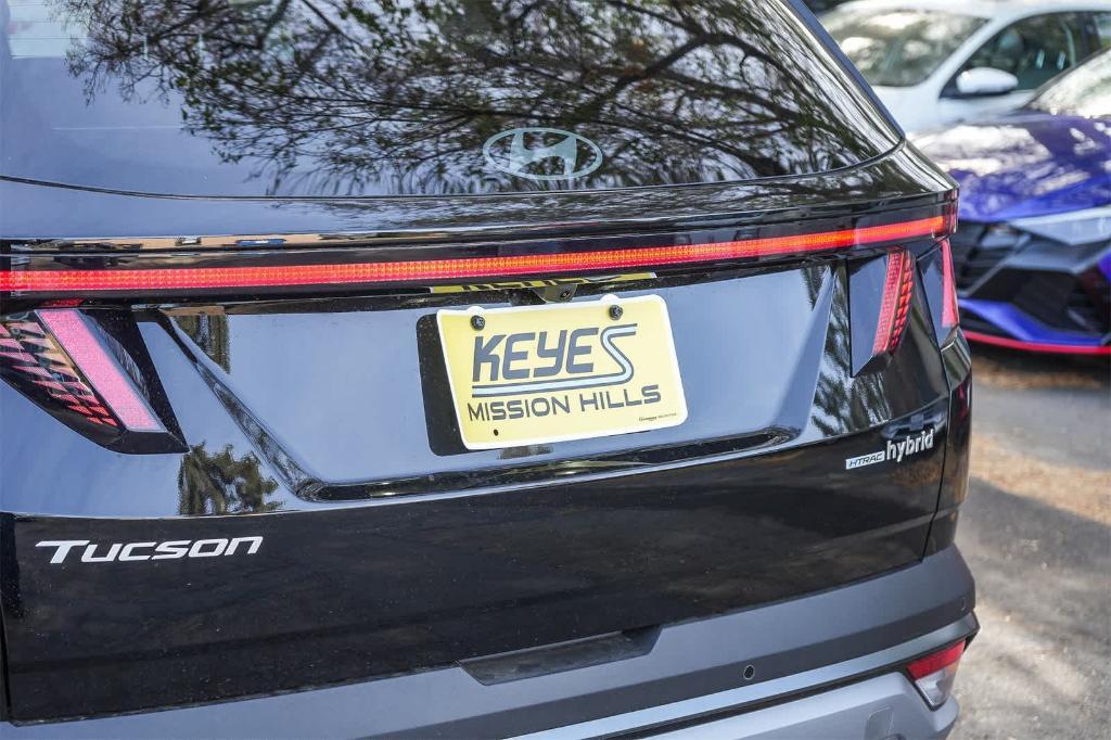 new 2025 Hyundai TUCSON Hybrid car, priced at $42,552
