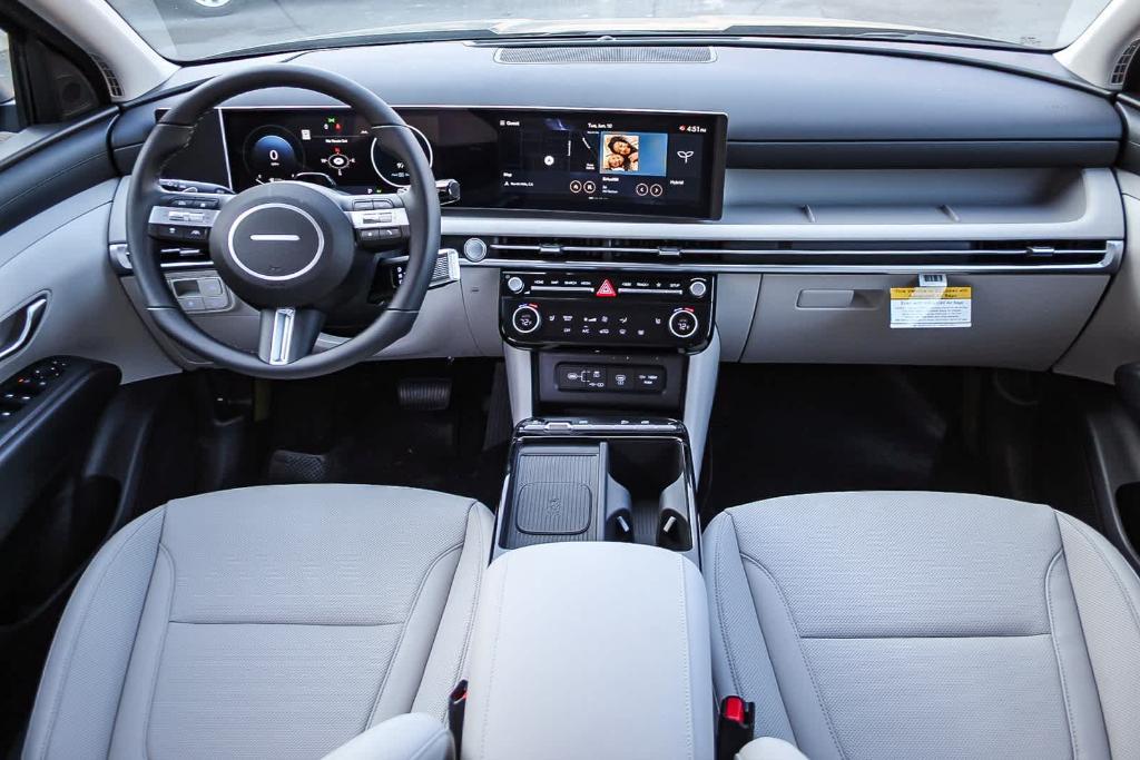 new 2025 Hyundai TUCSON Hybrid car, priced at $37,935