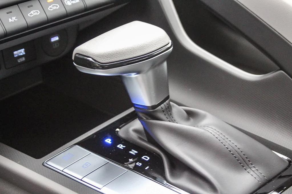 new 2025 Hyundai Elantra car, priced at $23,328