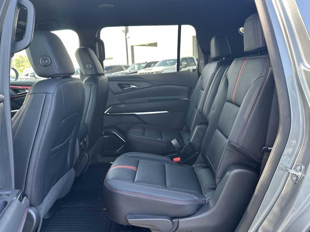 new 2025 Chevrolet Traverse car, priced at $51,460