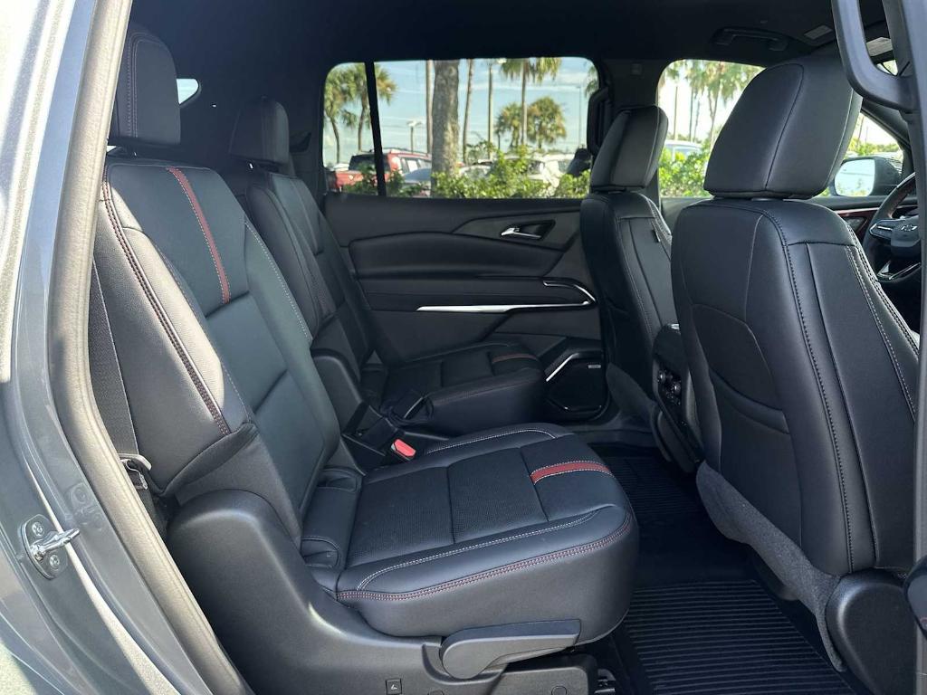 new 2025 Chevrolet Traverse car, priced at $51,460
