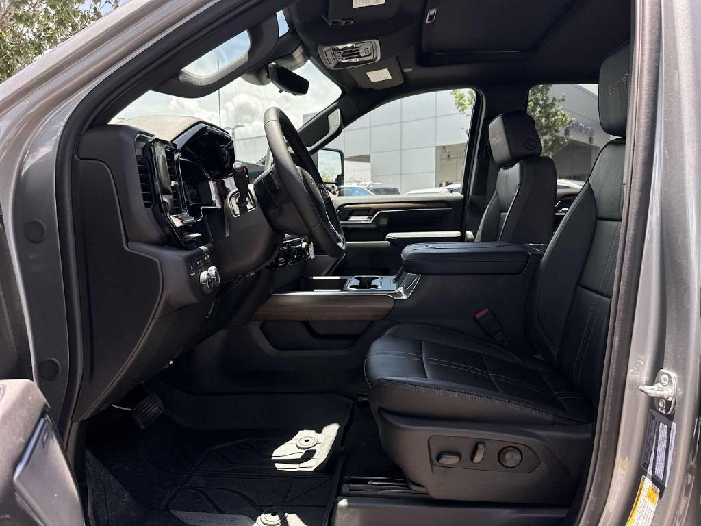 new 2025 Chevrolet Silverado 3500 car, priced at $83,175