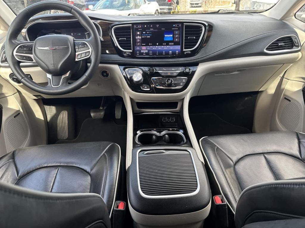 used 2022 Chrysler Pacifica Hybrid car, priced at $24,997