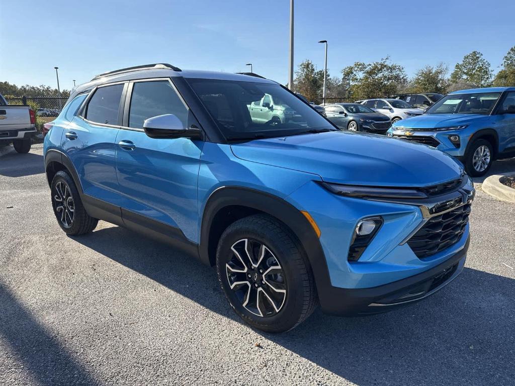 new 2025 Chevrolet TrailBlazer car, priced at $30,675