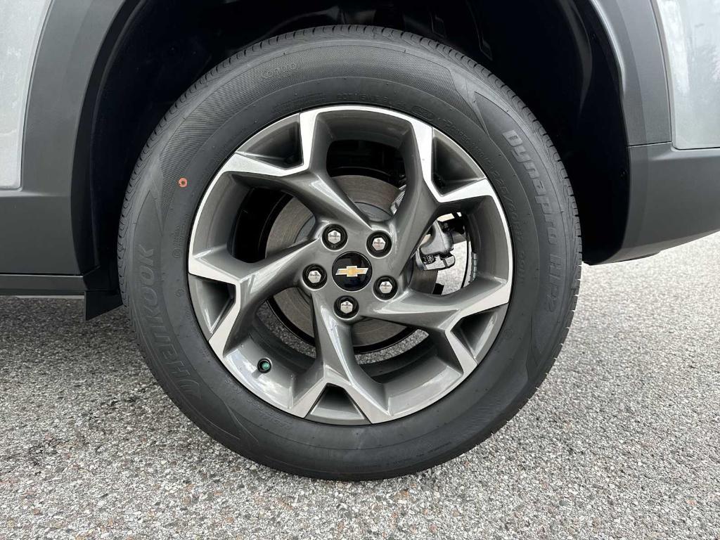 new 2025 Chevrolet Trax car, priced at $25,275