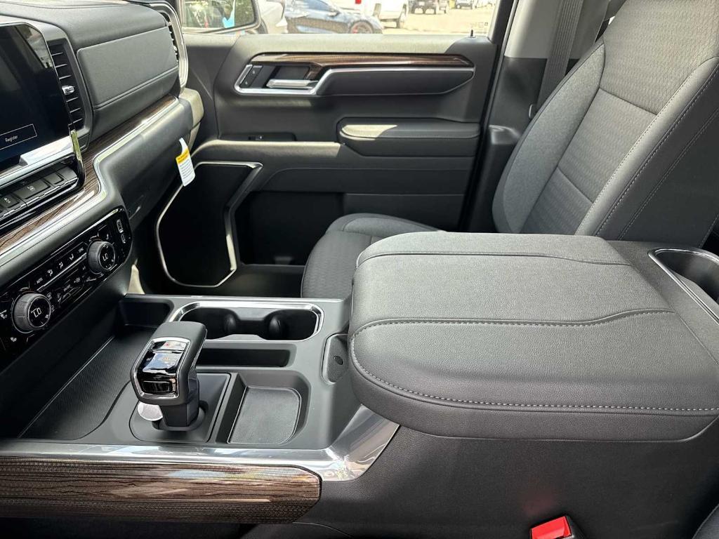 new 2025 Chevrolet Silverado 1500 car, priced at $45,560