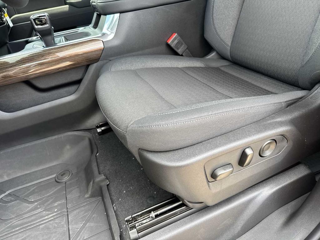 new 2025 Chevrolet Silverado 1500 car, priced at $45,560